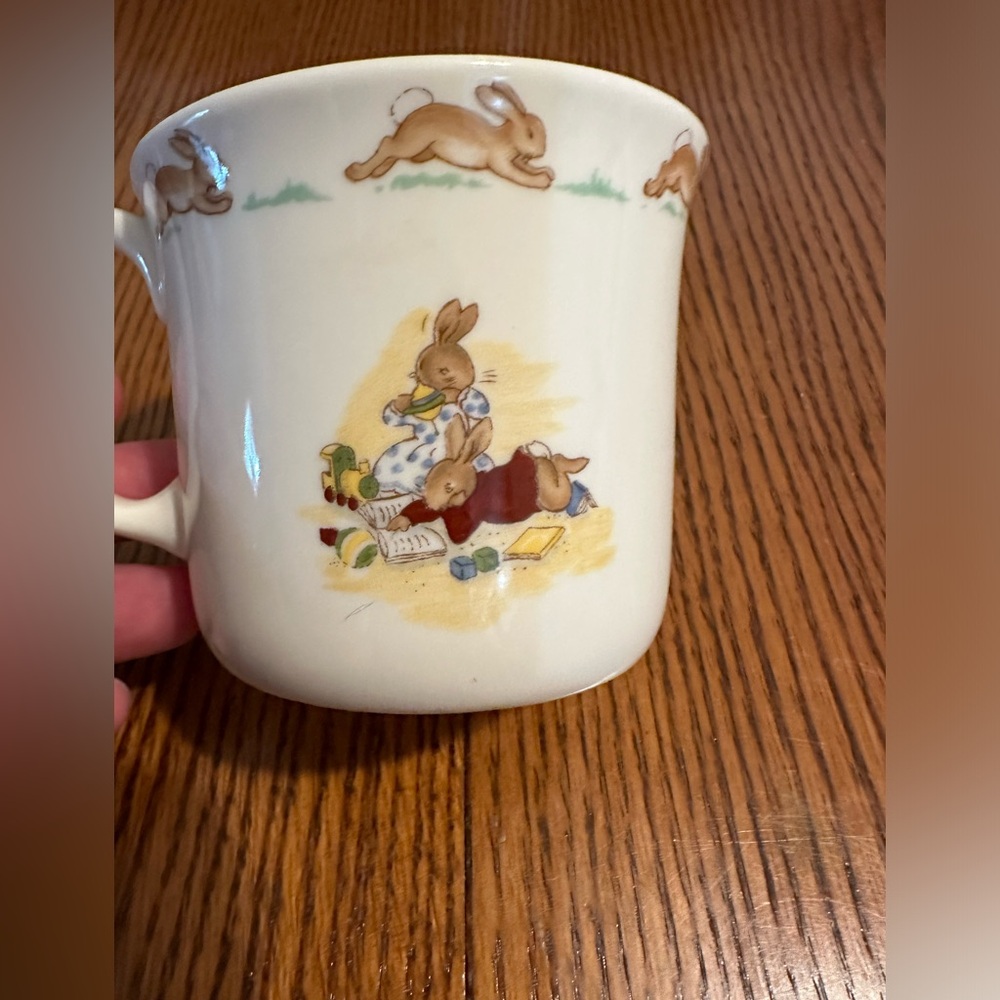 3 Royal Albert mugs - Picture 8 of 16